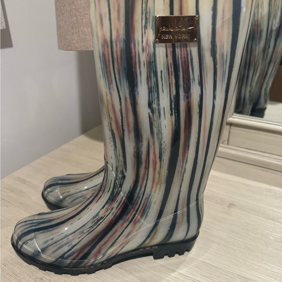 Nicole Miller, rainy day rain boots pull on - Picture 5 of 5